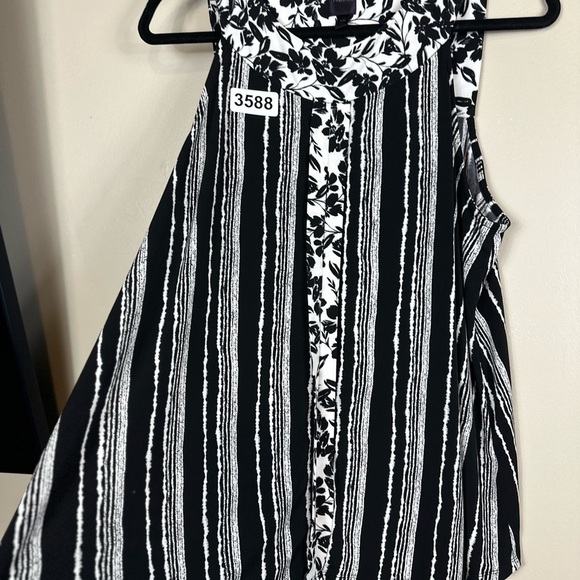 Rafaella large black/ white 21. “ p2 p  length 25 sleeveless like new - Picture 3 of 5